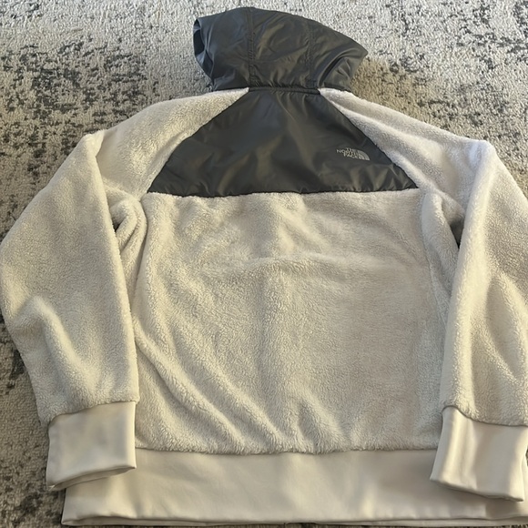 The North Face hooded jacket - Picture 7 of 9